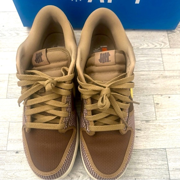 Nike Undefeated X Dunk Low SP ‘Canteen’ - Picture 5 of 7